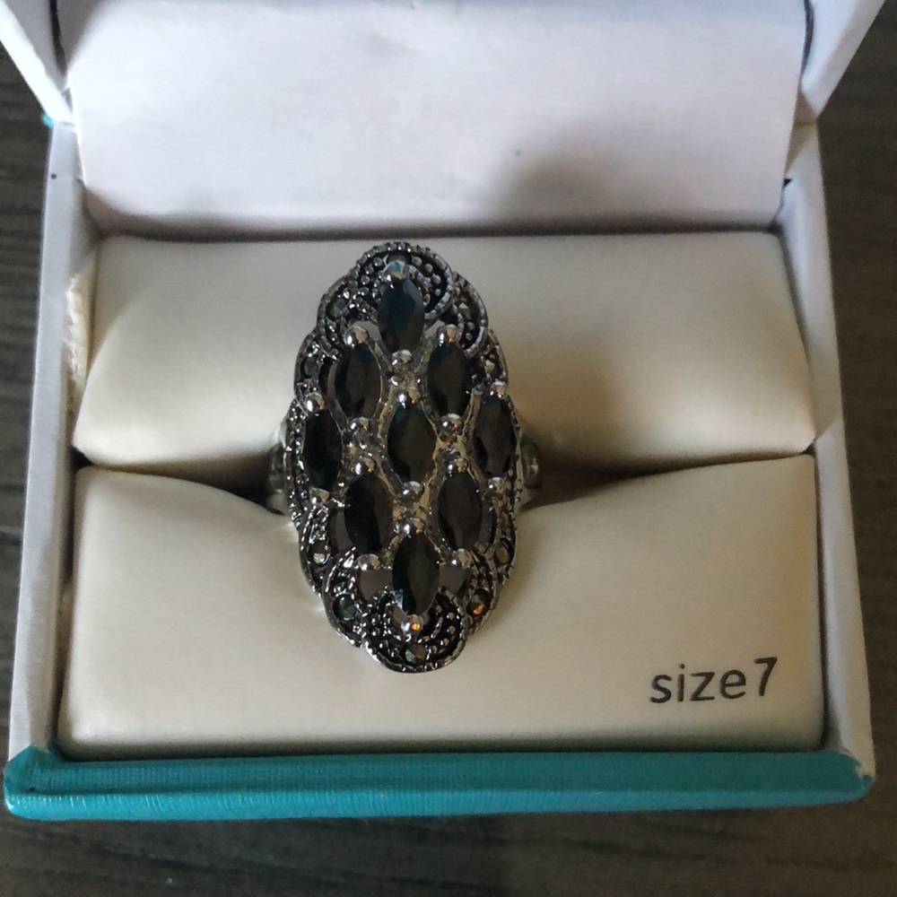 NWT CityXCity Cocktail Ring